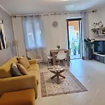 公寓 Corte Cavour 明乔河畔的瓦雷奇奥